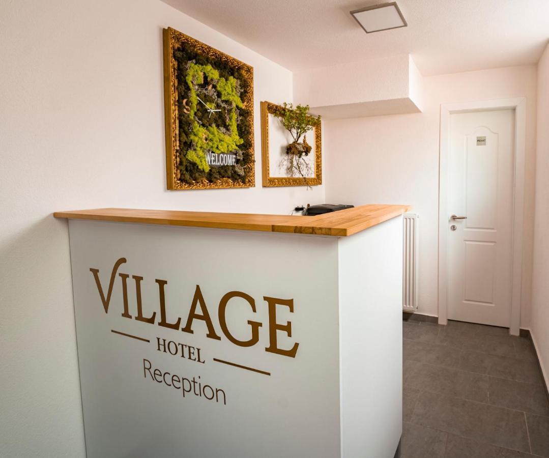 Village Bistro & Bar Fremdenzimmer Dettingen an der Erms ภายนอก รูปภาพ