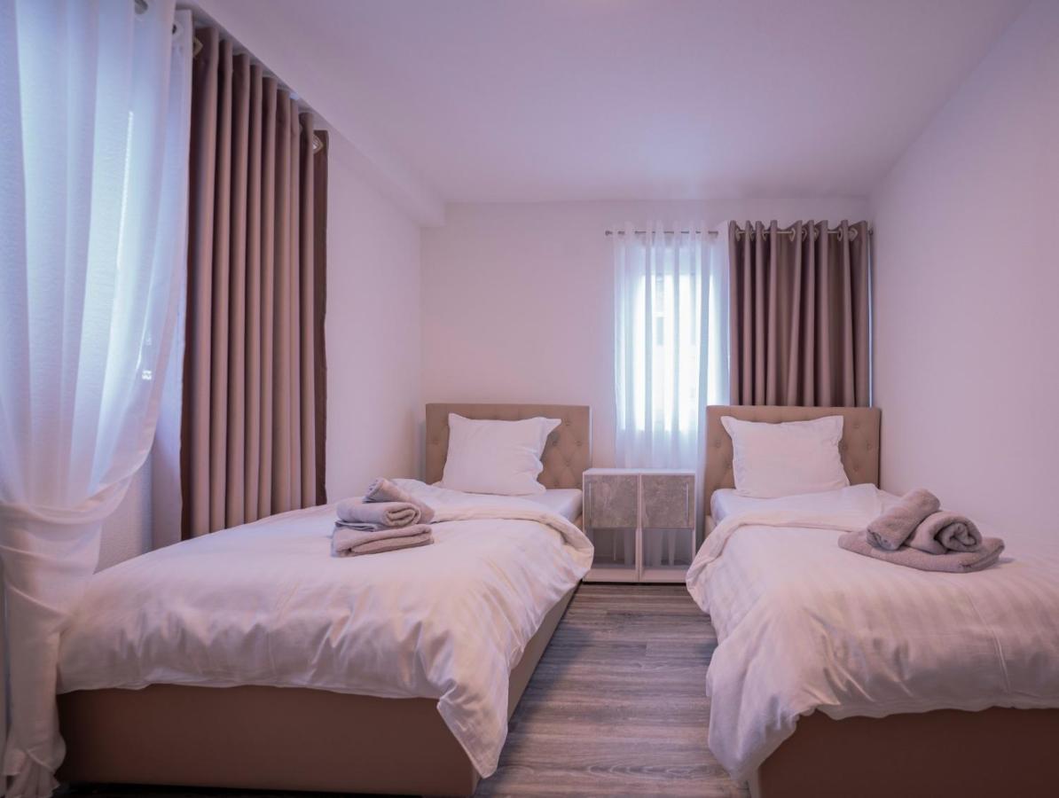 Village Bistro & Bar Fremdenzimmer Dettingen an der Erms ภายนอก รูปภาพ