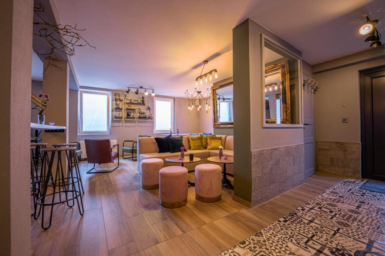 Village Bistro & Bar Fremdenzimmer Dettingen an der Erms ภายนอก รูปภาพ