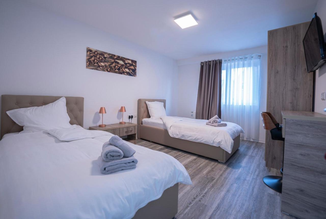 Village Bistro & Bar Fremdenzimmer Dettingen an der Erms ภายนอก รูปภาพ