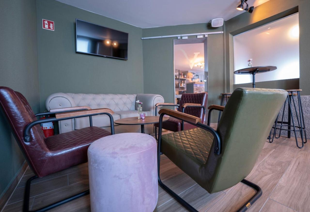 Village Bistro & Bar Fremdenzimmer Dettingen an der Erms ภายนอก รูปภาพ
