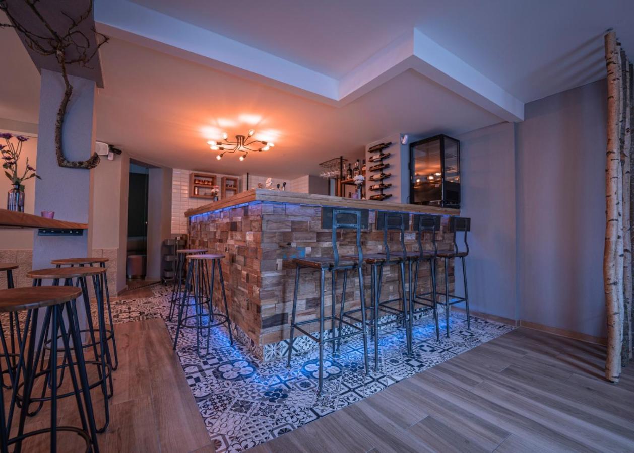 Village Bistro & Bar Fremdenzimmer Dettingen an der Erms ภายนอก รูปภาพ