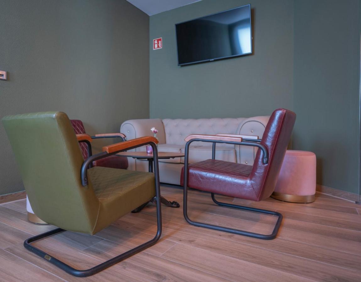 Village Bistro & Bar Fremdenzimmer Dettingen an der Erms ภายนอก รูปภาพ