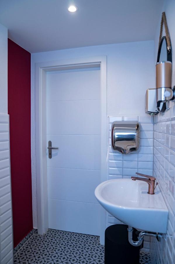 Village Bistro & Bar Fremdenzimmer Dettingen an der Erms ภายนอก รูปภาพ