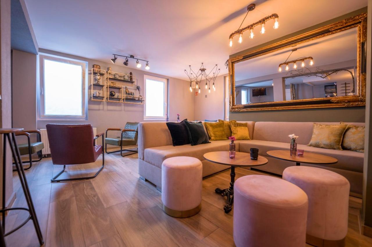 Village Bistro & Bar Fremdenzimmer Dettingen an der Erms ภายนอก รูปภาพ