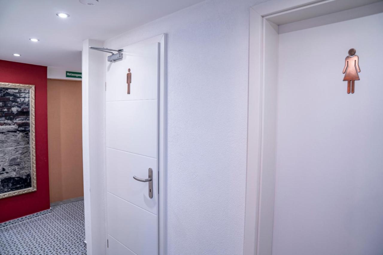 Village Bistro & Bar Fremdenzimmer Dettingen an der Erms ภายนอก รูปภาพ