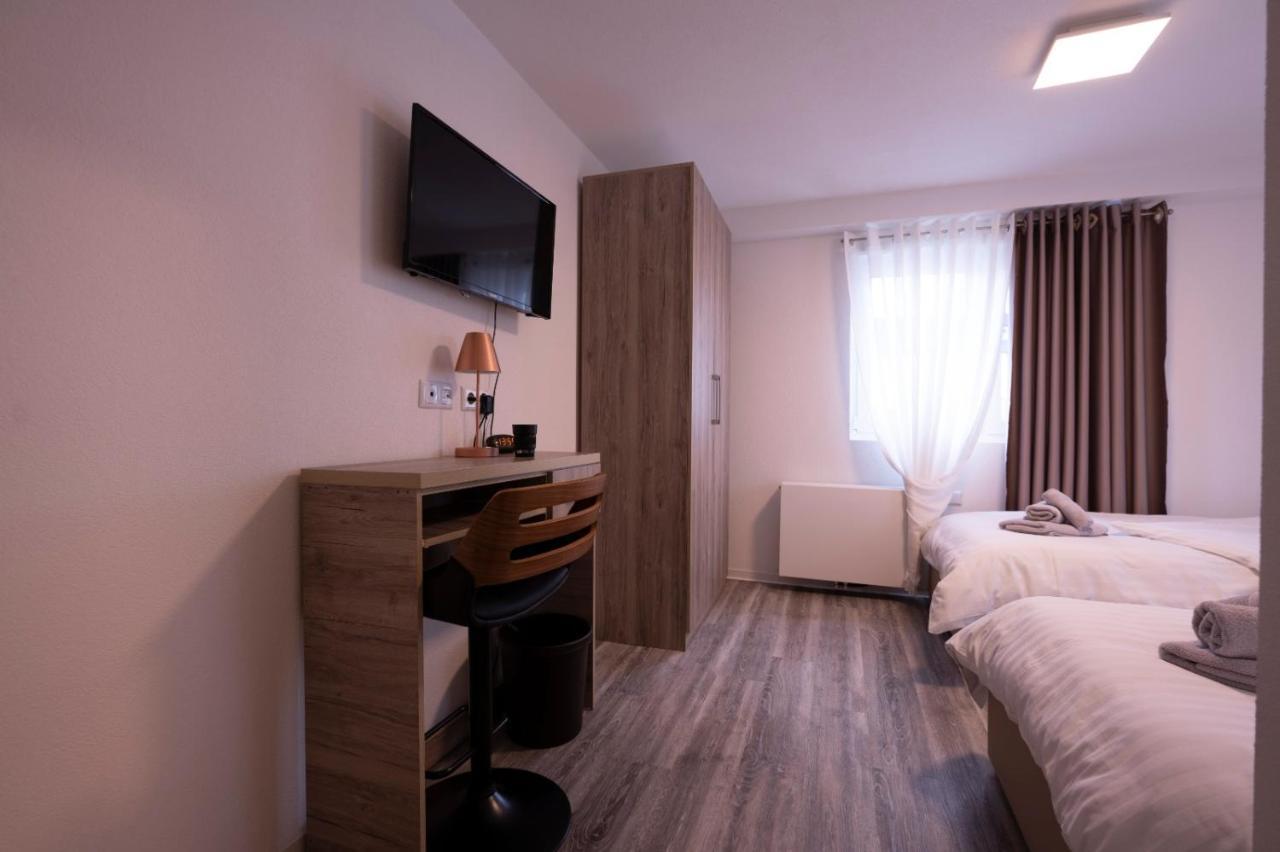 Village Bistro & Bar Fremdenzimmer Dettingen an der Erms ภายนอก รูปภาพ