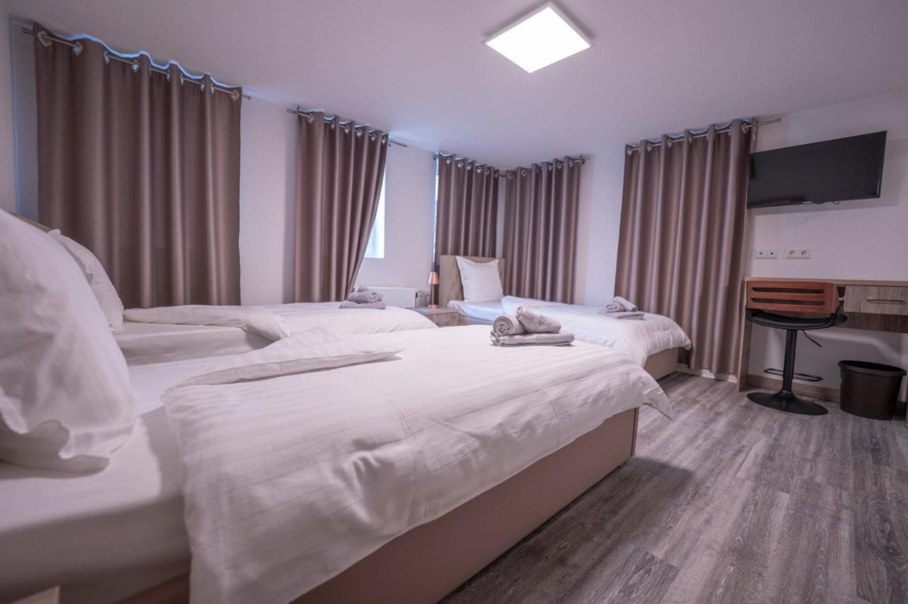 Village Bistro & Bar Fremdenzimmer Dettingen an der Erms ภายนอก รูปภาพ