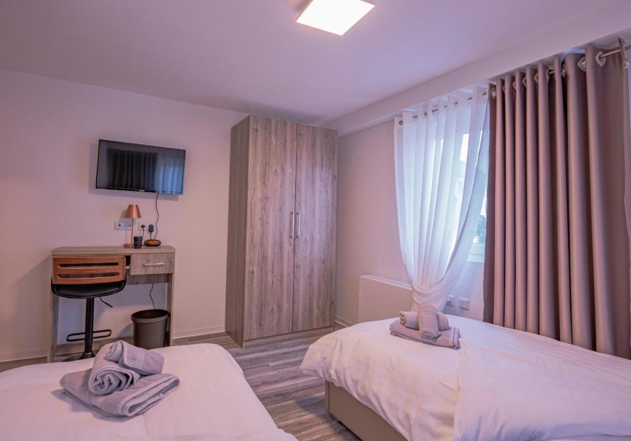 Village Bistro & Bar Fremdenzimmer Dettingen an der Erms ภายนอก รูปภาพ